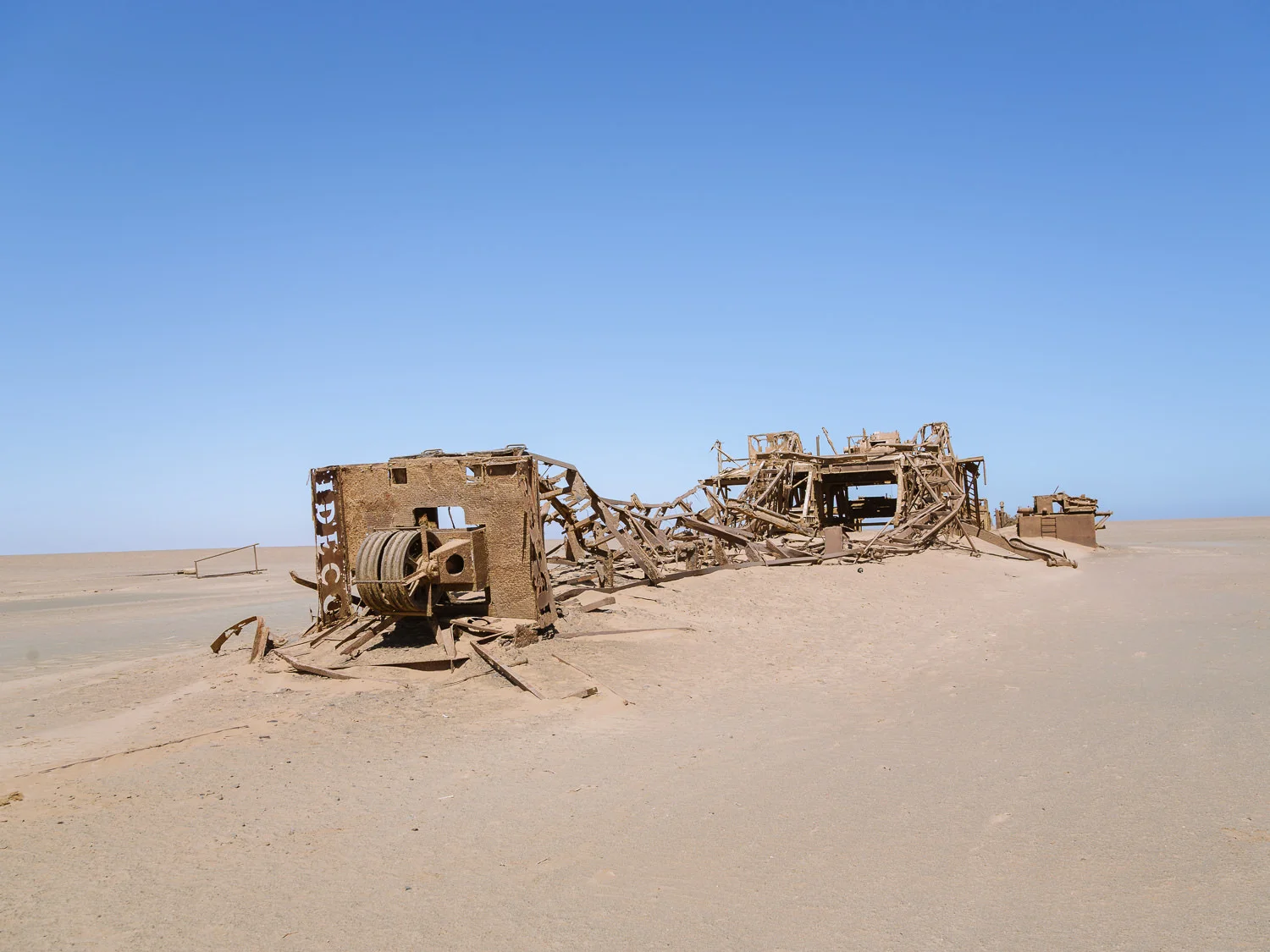 old rig skeketon coast