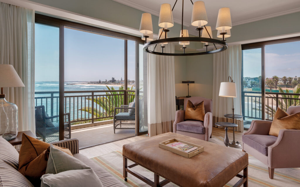 luxurios lounge at strand hotel scaled
