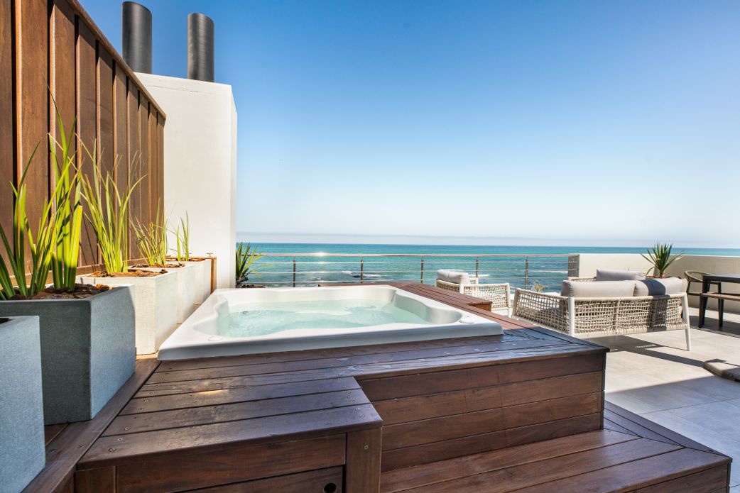 the pearls beach pods