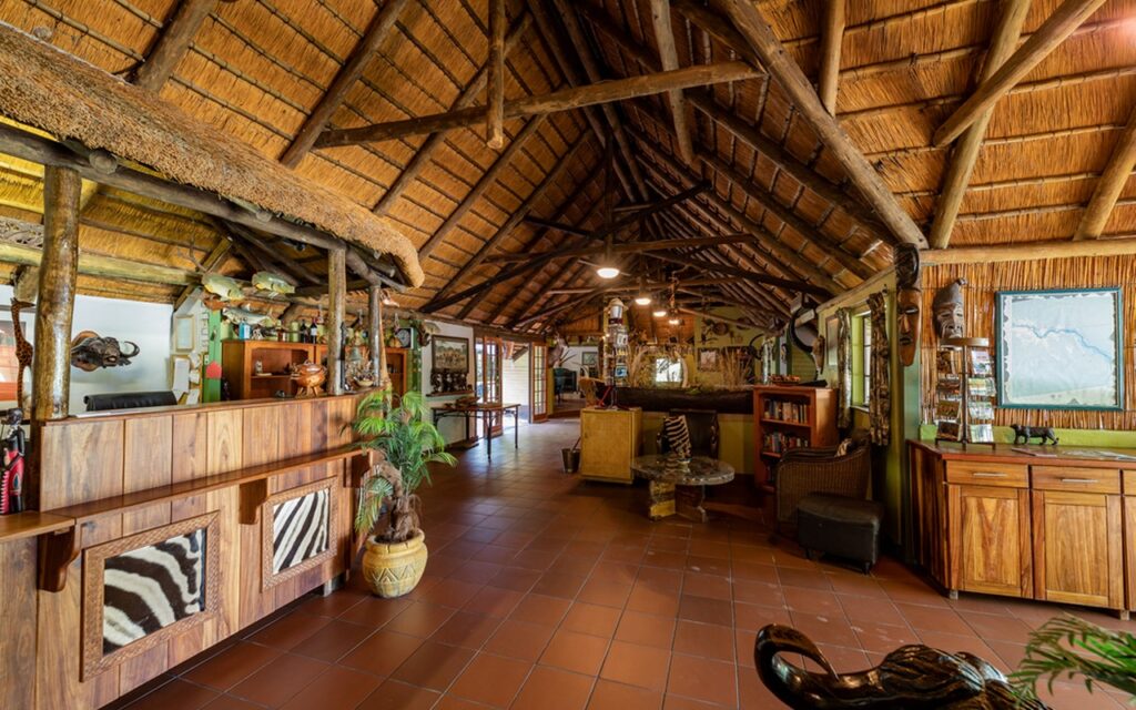 mahangu safari lodge
